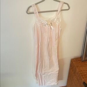 NWT Vintage Papillon Elegant Pink Lace Trim Nightgown